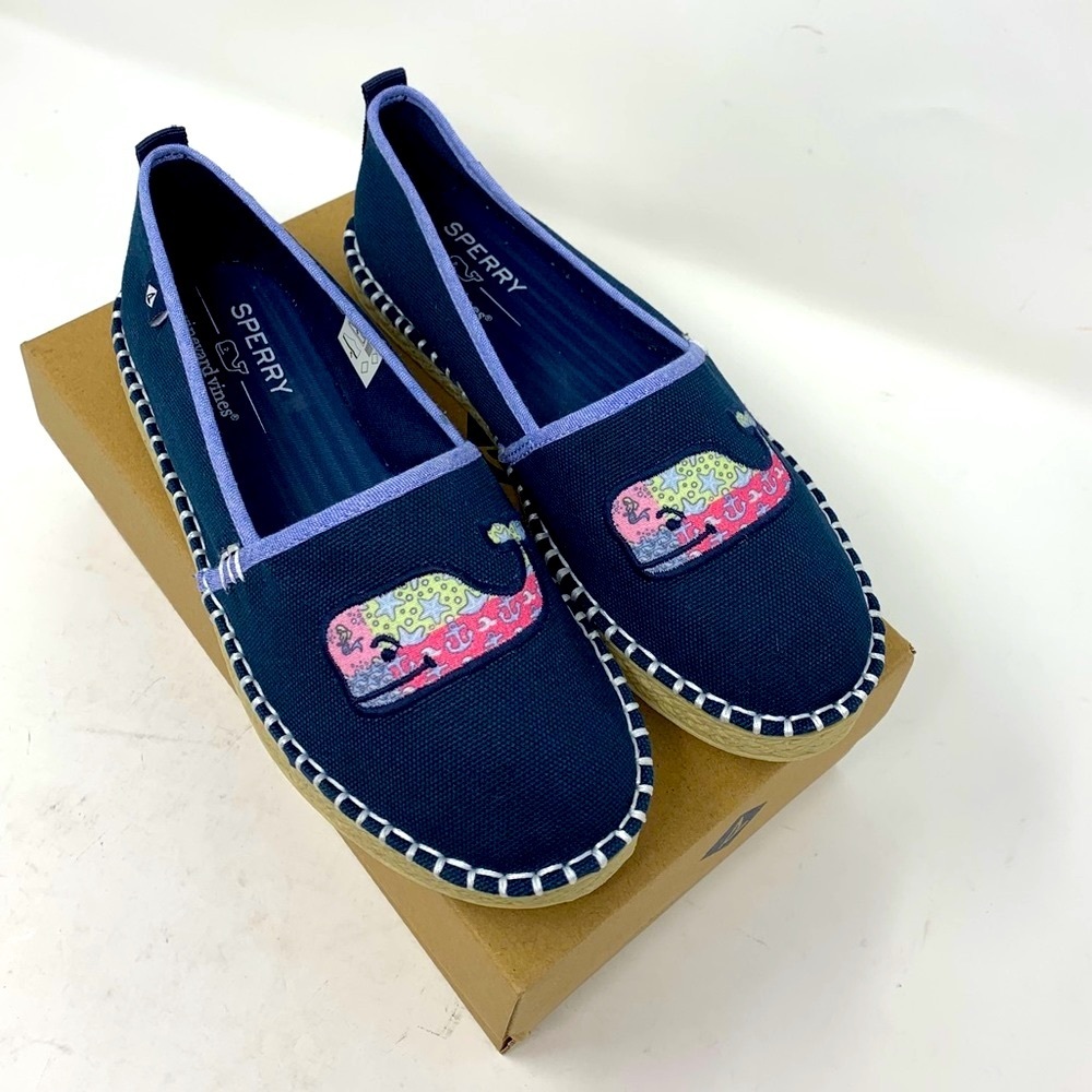 NWT SZ 2 Vineyard Vines Sperry sneakers